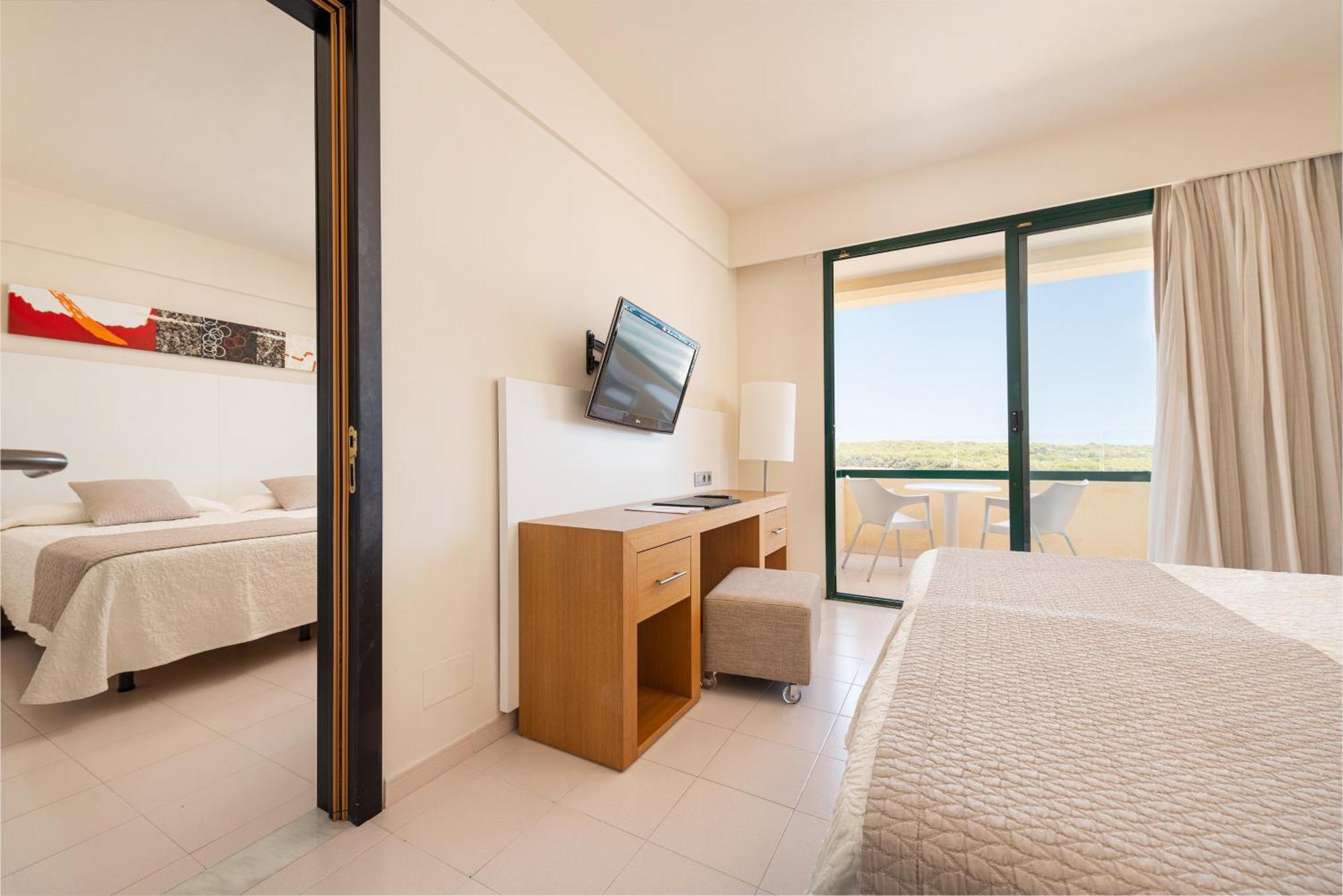 Two Connecting Double Rooms Balcony